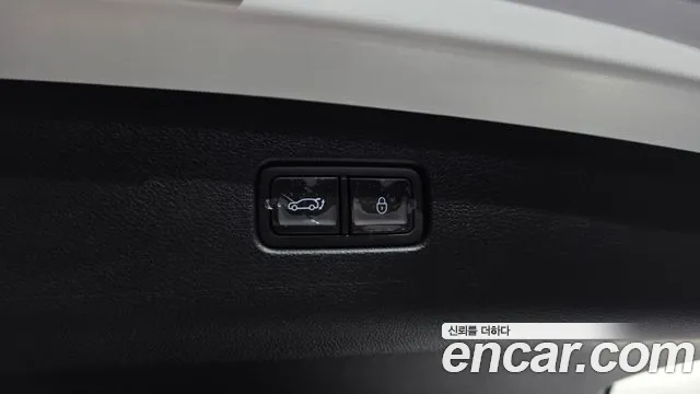 Genesis GV70 2.5T Бензин 2WD — Фото автомобиля 17