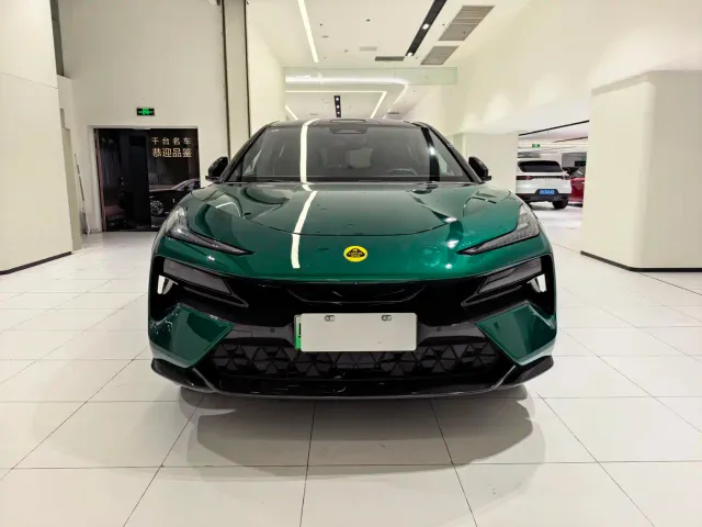 Lotus Eletre — Фото автомобиля 2