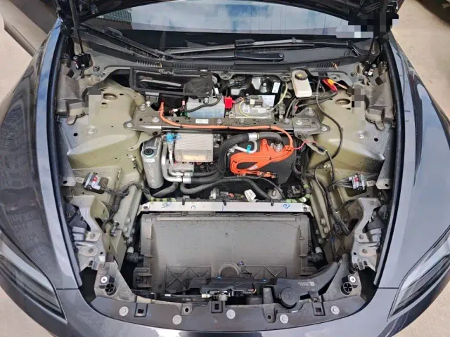 Tesla Model 3 — Фото автомобиля 21