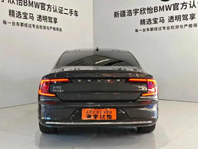 Volvo S90 — Фото автомобиля 5