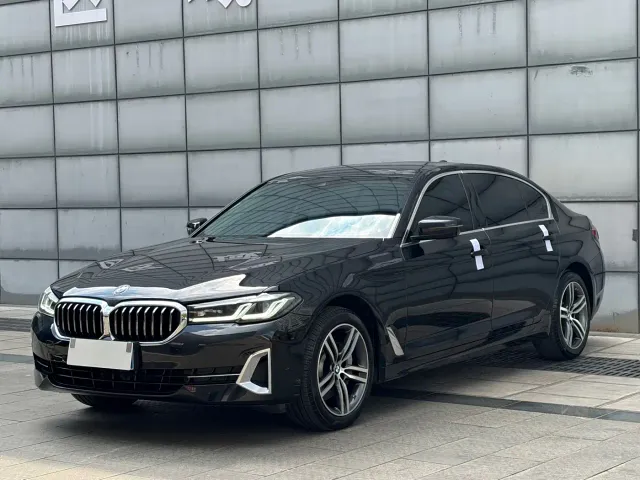BMW 5 Series — Фото автомобиля 3