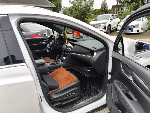 Cadillac XT5 — Фото автомобиля 17