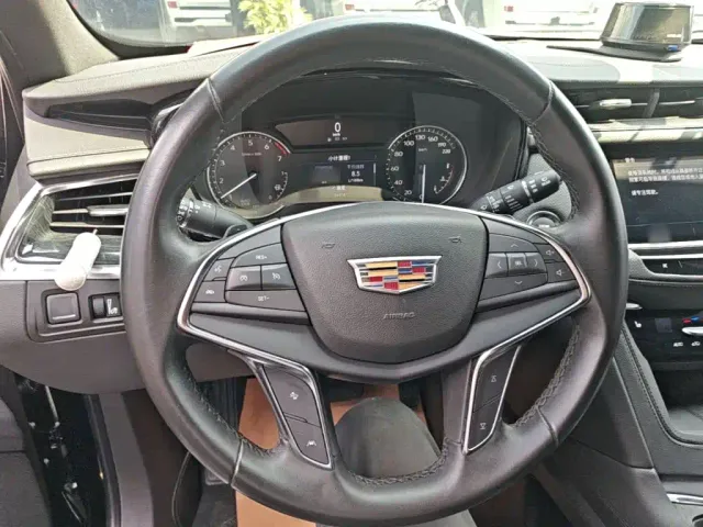 Cadillac XT5 — Фото автомобиля 10