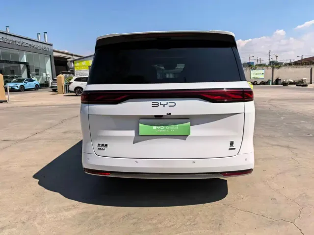 BYD Xia — Фото автомобиля 3