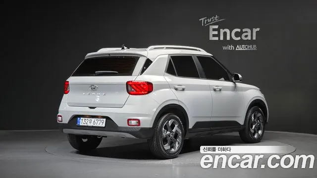 Hyundai Venue — Фото автомобиля 2