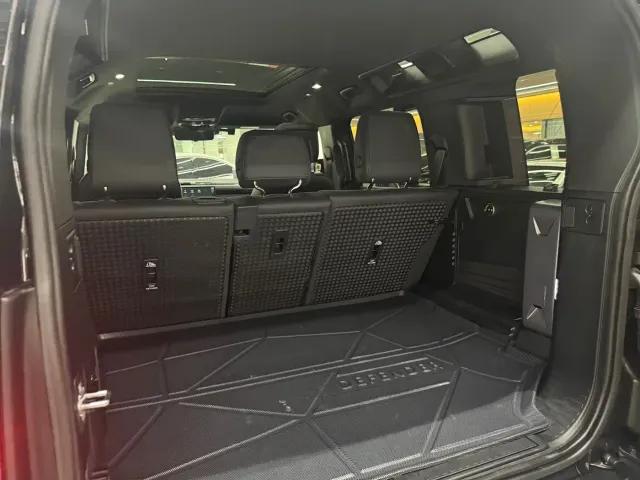 Land Rover Defender — Фото автомобиля 17