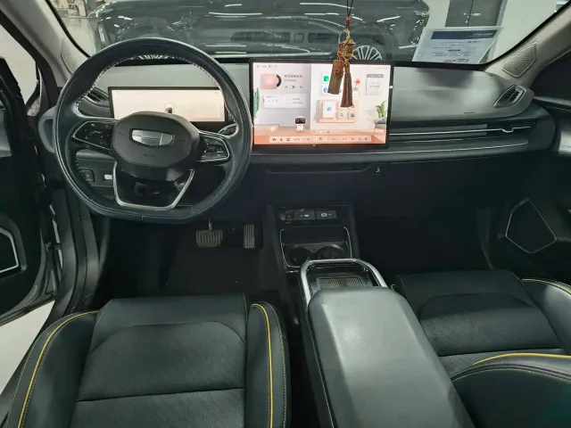 Geely Geometry G6 — Фото автомобиля 10