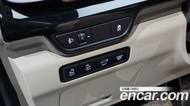 Kia Carnival 4th Gen — Фото автомобиля 25