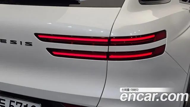 Genesis GV70 — Фото автомобиля 8