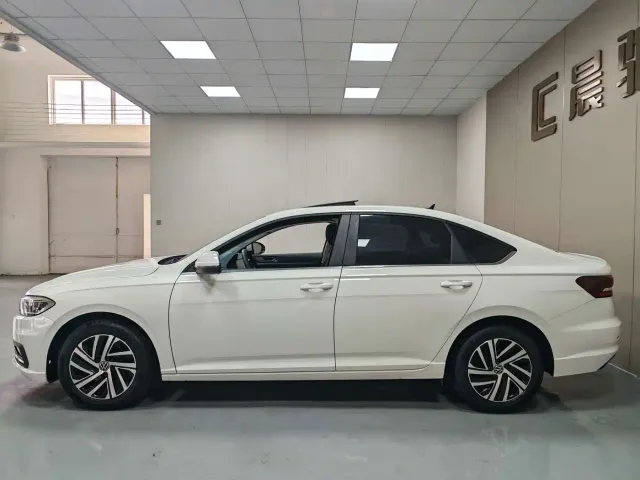 Volkswagen Lavida — Фото автомобиля 7