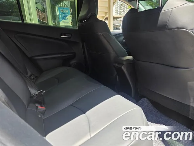 Toyota Prius — Фото автомобиля 16