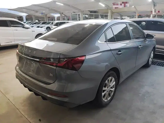 Roewe i5 — Фото автомобиля 6