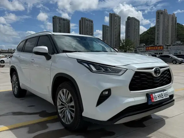 Toyota Highlander — Фото автомобиля 3