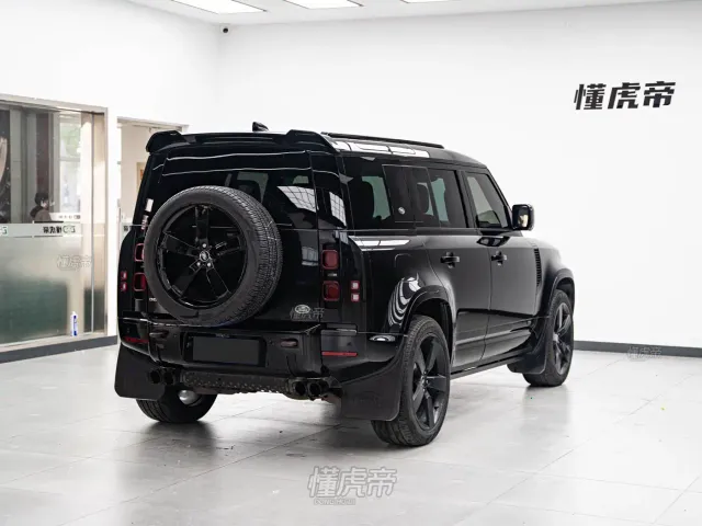 Land Rover Defender — Фото автомобиля 6