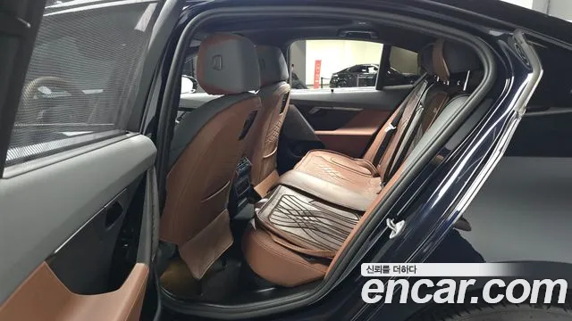 BMW 5 Series — Фото автомобиля 17