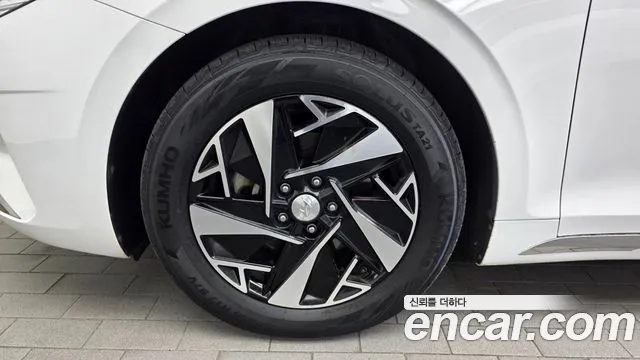Hyundai Grandeur (New) Hybrid — Фото автомобиля 5