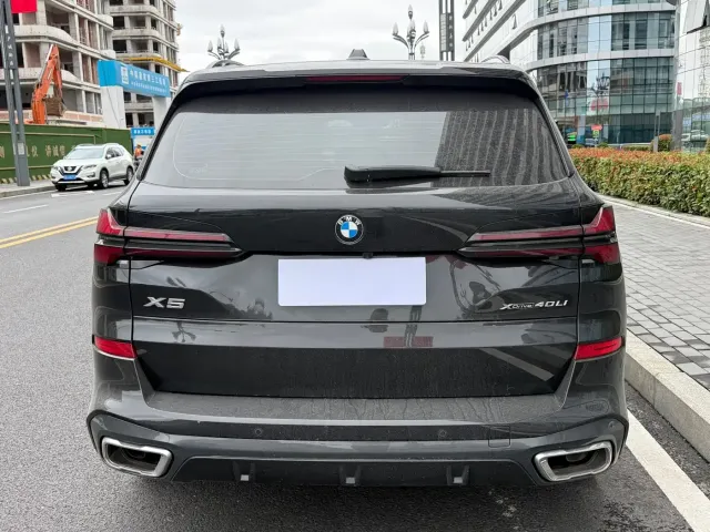 BMW BMW X5 2025 Model xDrive 30Li Exclusive M Sport Blackout Package — Фото автомобиля 6