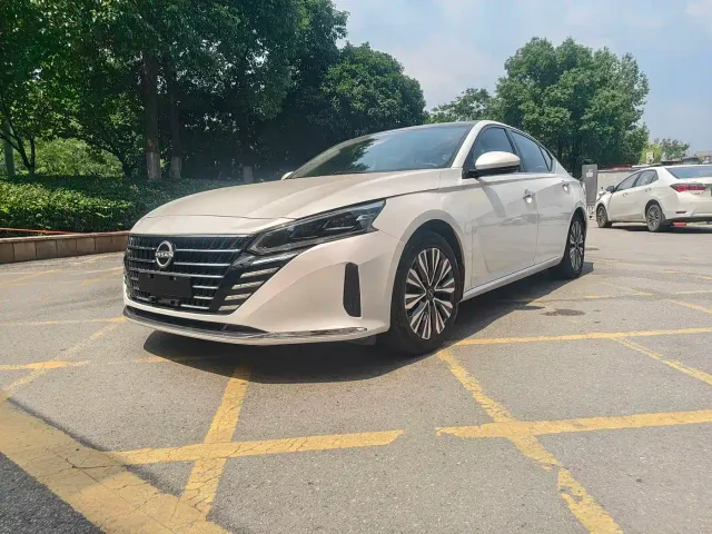 Nissan Teana — Фото автомобиля 3