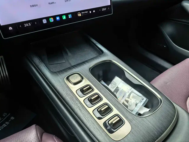 Xiaomi SU7 — Фото автомобиля 9