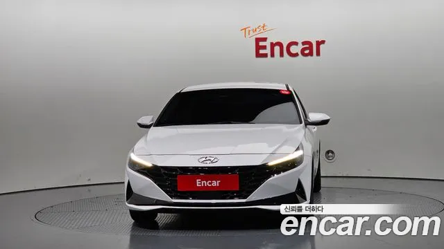 Hyundai Avante CN7 — Фото автомобиля 3