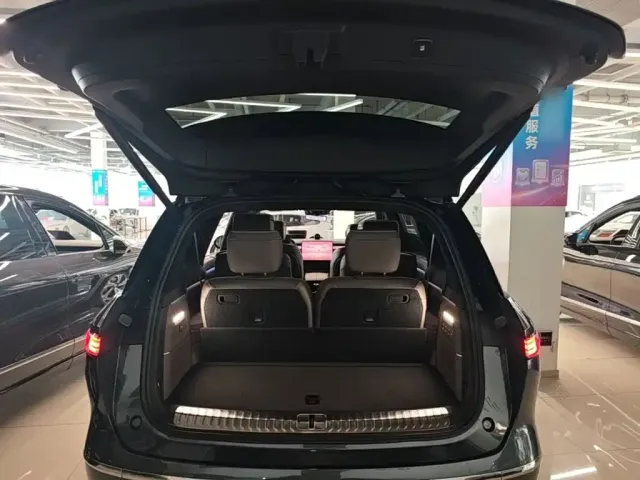 Nio ES8 — Фото автомобиля 18