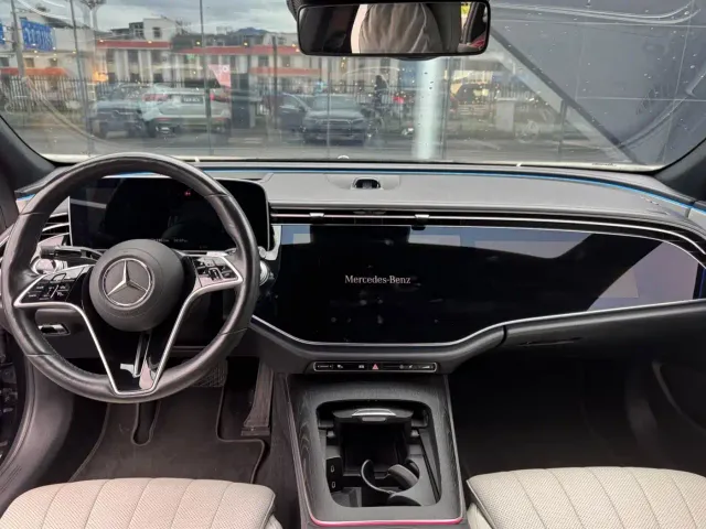 Mercedes-Benz E-Class — Фото автомобиля 5