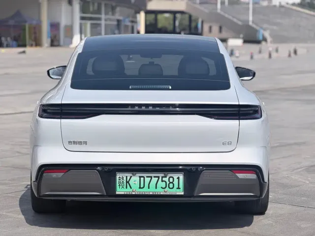 Geely Galaxy E8 — Фото автомобиля 5