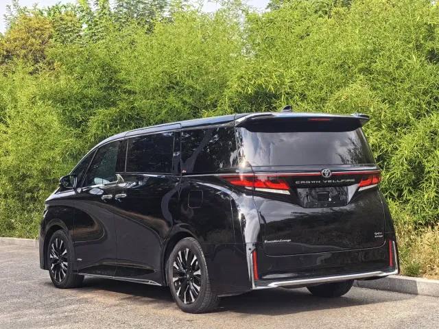Toyota Vellfire — Фото автомобиля 15
