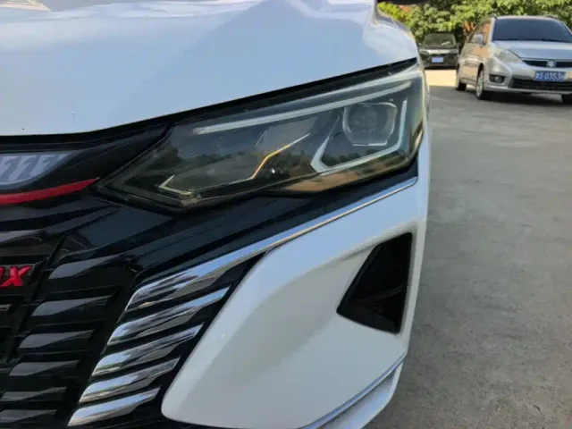 Dongfeng Yixuan MAX — Фото автомобиля 23