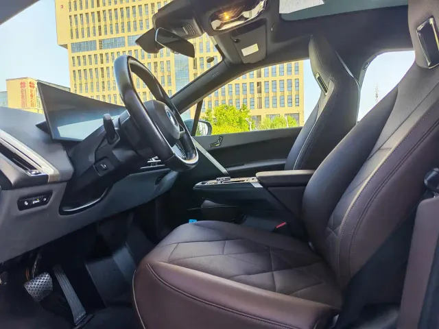 BMW iX — Фото автомобиля 20