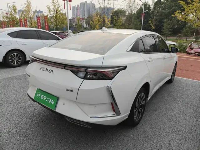 Dongfeng Yixuan — Фото автомобиля 6