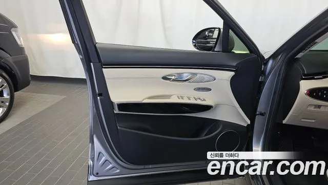 Genesis GV70 — Фото автомобиля 13