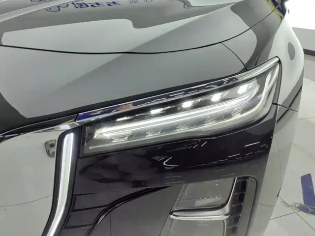 Hongqi H5 — Фото автомобиля 5