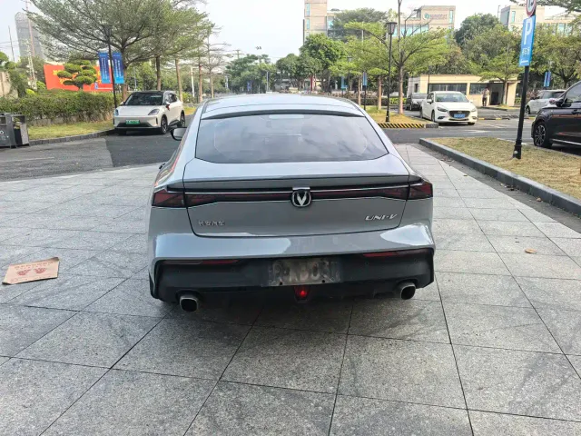 Changan UNI-V — Фото автомобиля 17