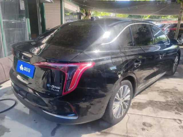 Hongqi E-QM5 — Фото автомобиля 3