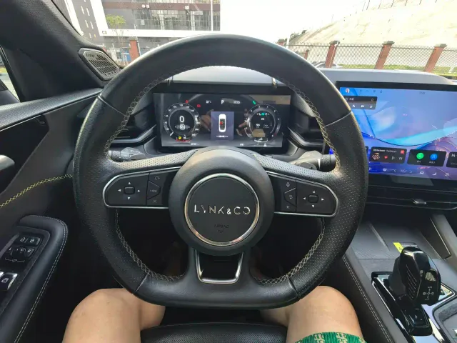 Lynk & Co 03 — Фото автомобиля 16