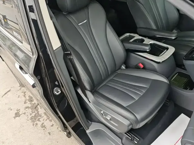 Hongqi Hongqi HQ9 PHEV 2024 Model 2.0T AWD Business Edition — Фото автомобиля 24
