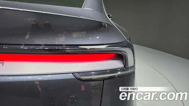 Tesla Model Y — Фото автомобиля 23
