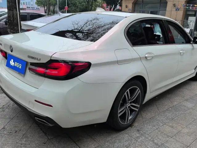 BMW 5 Series — Фото автомобиля 3