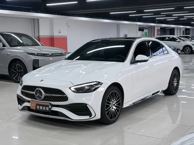 Фотография автомобиля — Mercedes-Benz C-Class