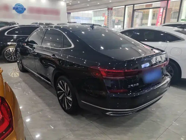 Volkswagen Passat — Фото автомобиля 4