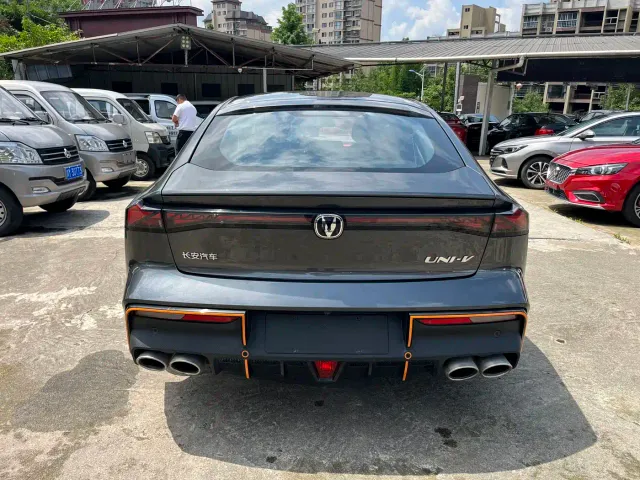 Changan UNI-V — Фото автомобиля 10