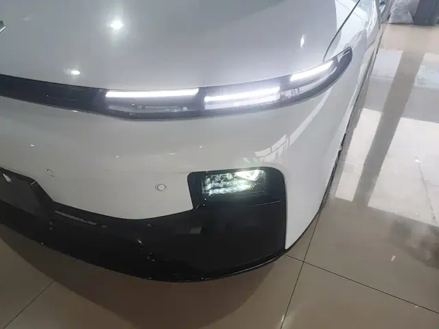 Leapmotor B01 — Фото автомобиля 23
