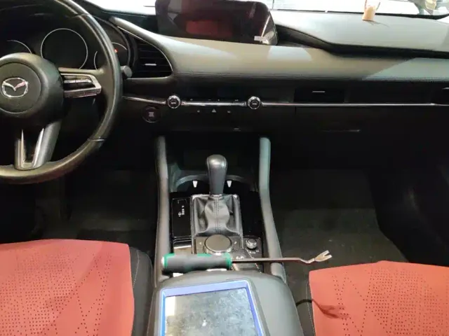 Mazda Axela — Фото автомобиля 16