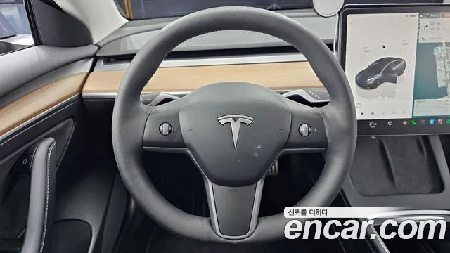Tesla Model 3 — Фото автомобиля 13