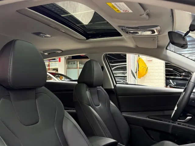 Hyundai Elantra — Фото автомобиля 24