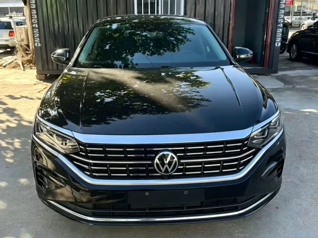Volkswagen Passat — Фото автомобиля 3