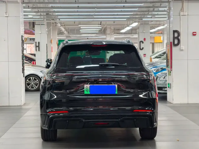 Geely Galaxy Starship 7 EM-i — Фото автомобиля 9