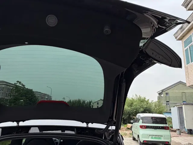 Tesla Model Y — Фото автомобиля 10