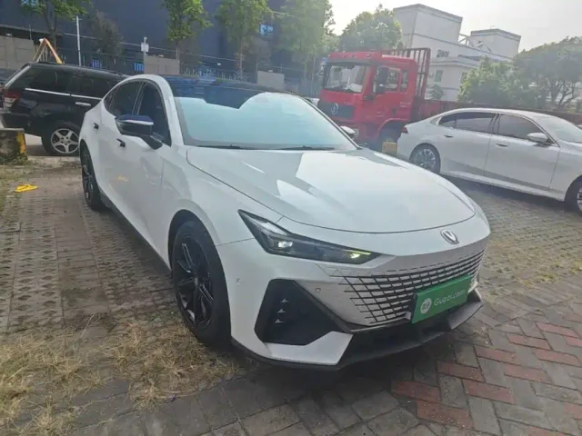 Changan UNI-V — Фото автомобиля 3
